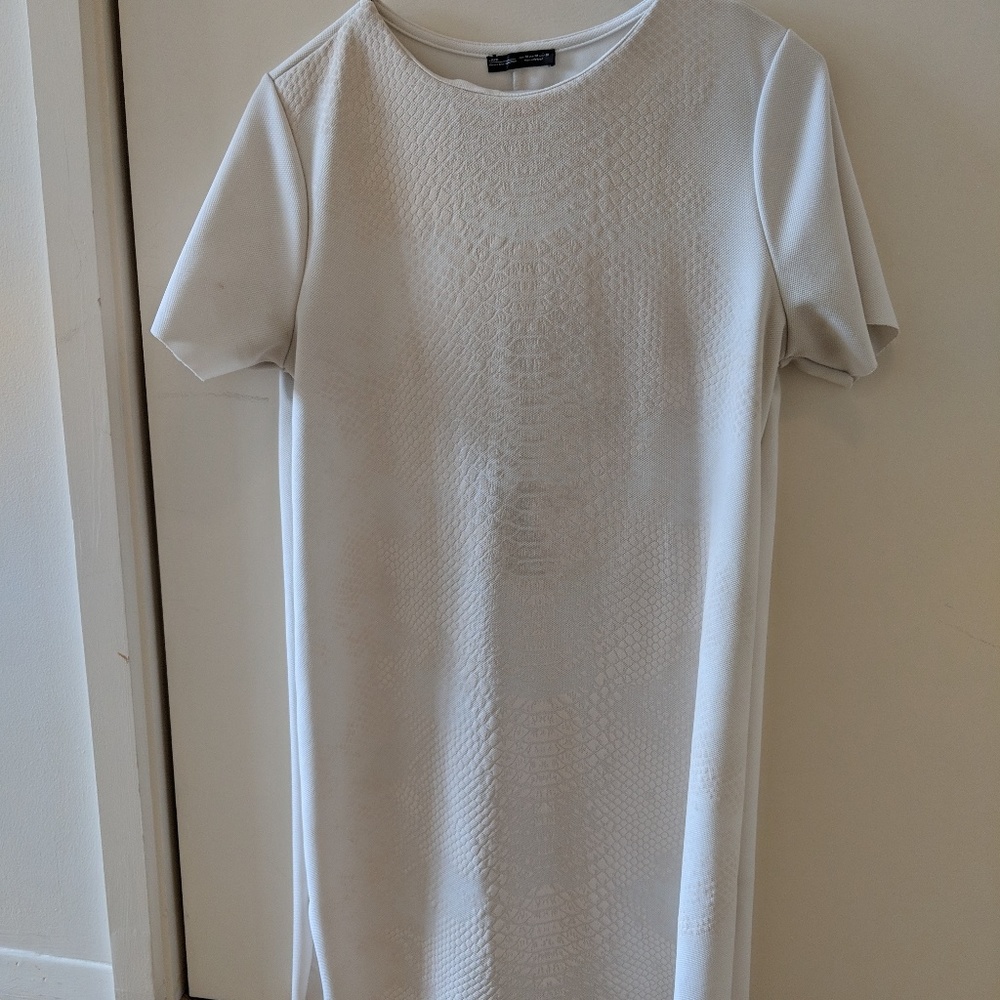 ❤️❤️Zara fake crocodile akin white midi!